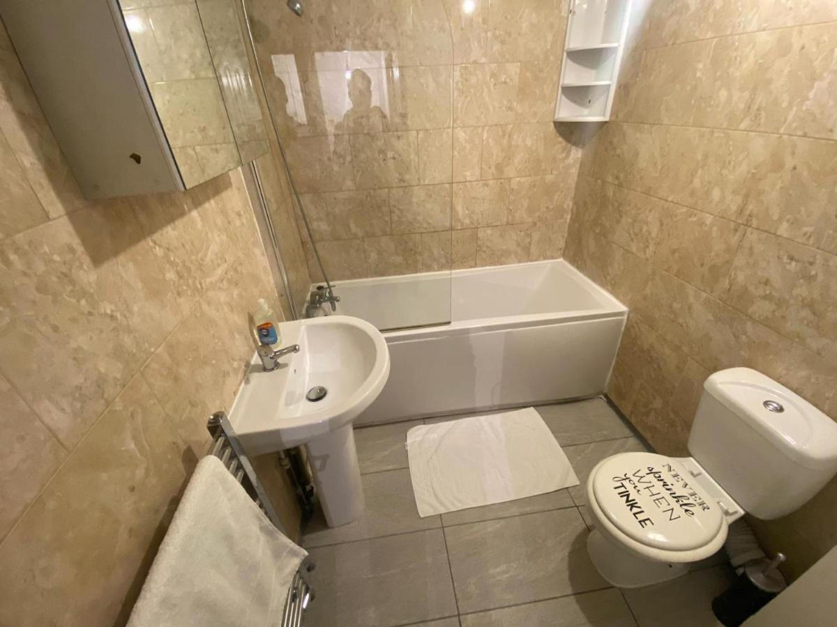Vetrelax Basildon Newly Refurbished 3Bed House Aparthotel Buitenkant foto